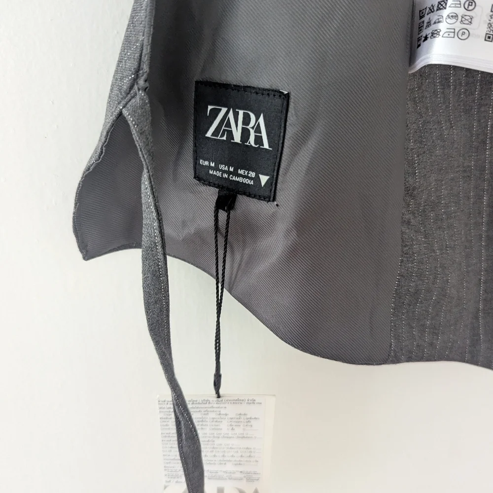 Zara Women's Black Pinstripe Halter Top - Picture 3 of 4